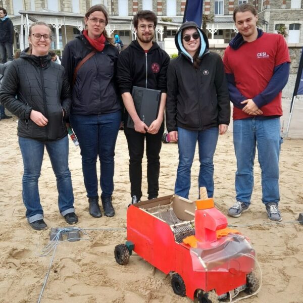 Concours de robots nettoyeurs de plage à Pornichet